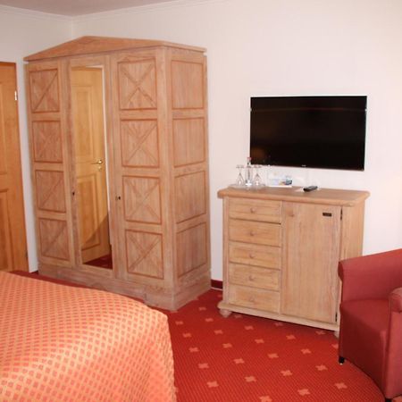 Romantik Im Hotel Villa Roehl Timmendorfer Strand Room photo